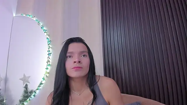 Snapshot of _shantal_smith chatting on December 3, 2025, 3:21 pm shantal smith online show from December 3, 2025, 3:21 pm