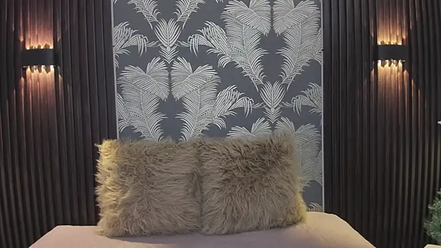 Snapshot of _shantal_smith chatting on December 14, 2025, 4:45 pm shantal smith online show from December 14, 2025, 4:45 pm