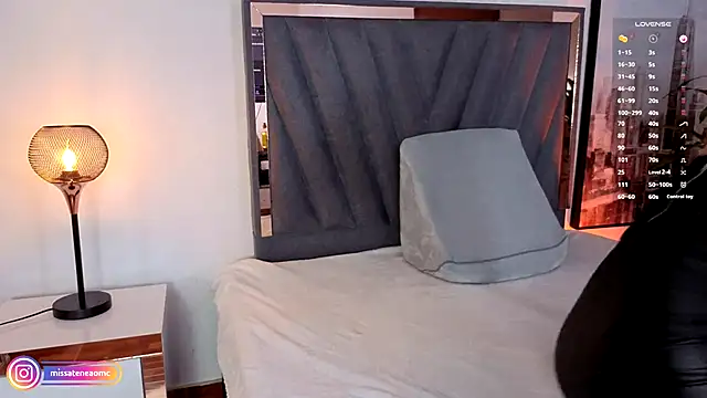 missatenea online show from September 11, 2025, 2:06 pm