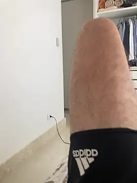 Snapshot of bruno106969 chatting on March 7, 2026, 2:58 pm bruno106969 online show from March 7, 2026, 2:58 pm