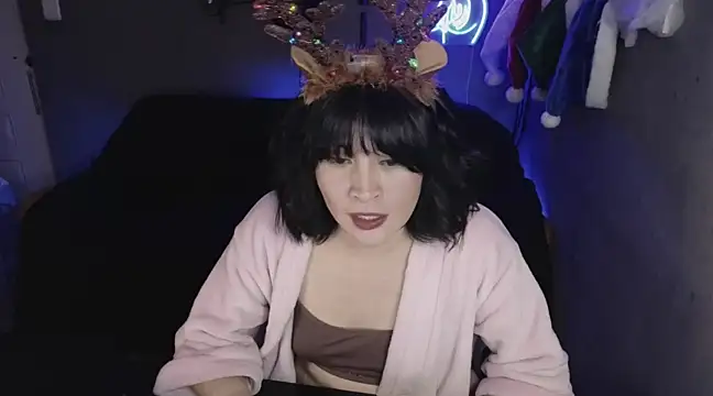 isis diosa online show from December 13, 2024, 3:11 pm