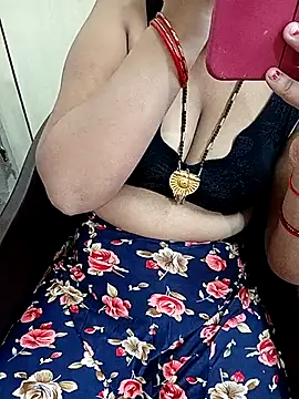 Snapshot of reemacouple007 chatting on September 19, 2025, 7:10 am reemacouple007 online show from September 19, 2025, 7:10 am