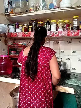 Snapshot of reemacouple007 chatting on October 13, 2025, 3:28 am reemacouple007 online show from October 13, 2025, 3:28 am