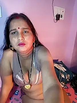 reemacouple007 online show from February 11, 2026, 8:14 pm