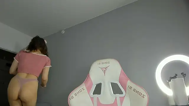 Snapshot of dolly_ll chatting on February 13, 2025, 1:26 pm dolly ll online show from February 13, 2025, 1:26 pm