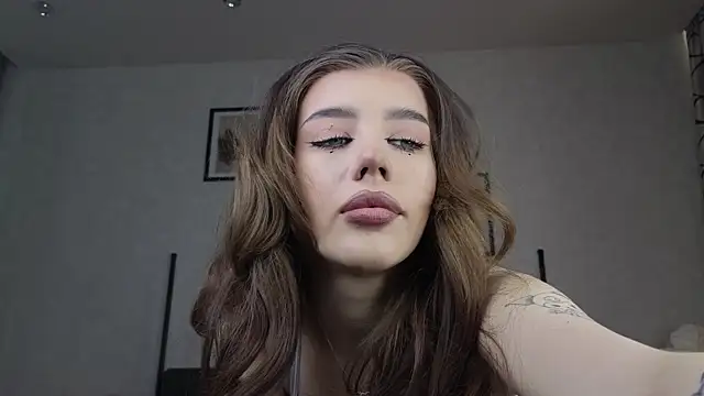 Snapshot of dolly_ll chatting on March 22, 2025, 1:30 pm dolly ll online show from March 22, 2025, 1:30 pm