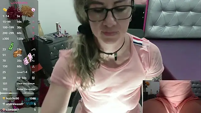 Snapshot of ViickySexy chatting on December 6, 2024, 10:52 pm ViickySexy online show from December 6, 2024, 10:52 pm