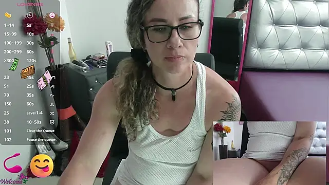 Snapshot of ViickySexy chatting on March 13, 2025, 7:39 pm ViickySexy online show from March 13, 2025, 7:39 pm