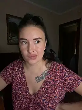 Snapshot of Roxana_Bell chatting on June 14, 2026, 12:40 pm Roxana Bell online show from June 14, 2026, 12:40 pm
