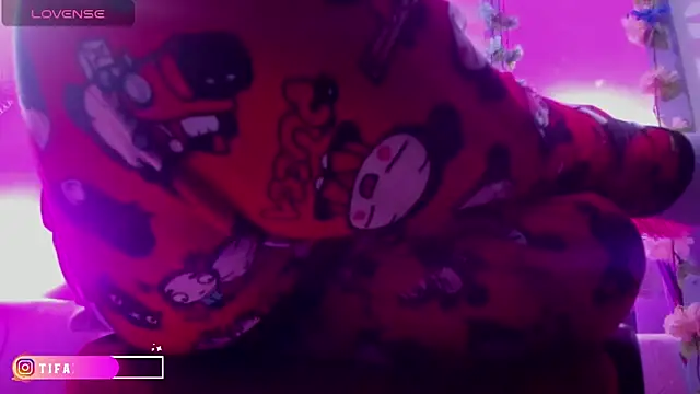 Snapshot of little_tifanny82 chatting on September 18, 2025, 6:43 pm little tifanny82 online show from September 18, 2025, 6:43 pm