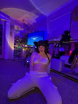 Snapshot of urpuppymoon chatting on February 13, 2026, 1:01 am urpuppymoon online show from February 13, 2026, 1:01 am