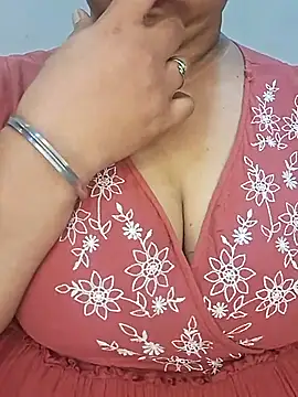 Snapshot of Ravina_patil1 chatting on March 3, 2026, 3:18 pm Ravina patil1 online show from March 3, 2026, 3:18 pm