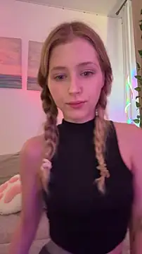 Snapshot of LunaRase chatting on October 27, 2025, 11:03 am LunaRase online show from October 27, 2025, 11:03 am