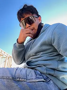 carlozxyz337 online show from December 19, 2024, 7:51 pm