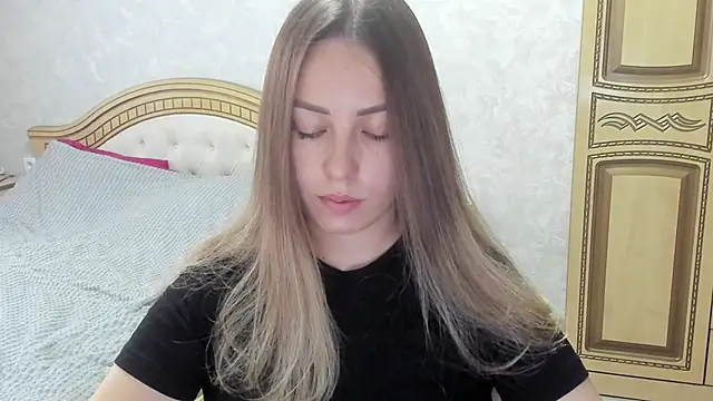 Mia shy1 online show from November 14, 2025, 7:07 am