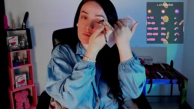 sara goodgirl13 online show from September 18, 2025, 5:37 pm