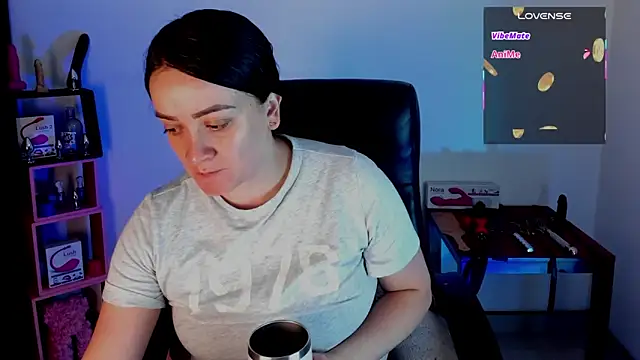 sara goodgirl13 online show from September 28, 2025, 1:27 pm