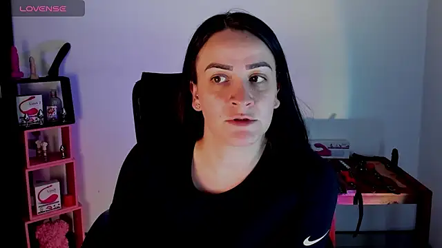 sara goodgirl13 online show from October 2, 2025, 7:10 pm