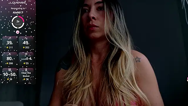  arianalzate  online show from June 11, 2026, 10:41 pm