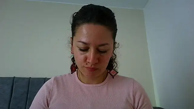 Snapshot of ArtesanaMK chatting on October 30, 2025, 6:08 pm ArtesanaMK online show from October 30, 2025, 6:08 pm