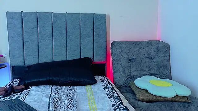 Snapshot of ArtesanaMK chatting on November 15, 2025, 6:37 pm ArtesanaMK online show from November 15, 2025, 6:37 pm