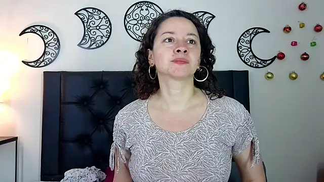 Snapshot of ArtesanaMK chatting on November 23, 2025, 11:21 am ArtesanaMK online show from November 23, 2025, 11:21 am