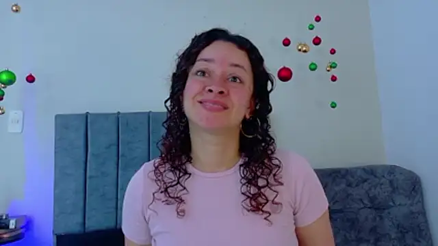 Snapshot of ArtesanaMK chatting on December 1, 2025, 5:29 pm ArtesanaMK online show from December 1, 2025, 5:29 pm