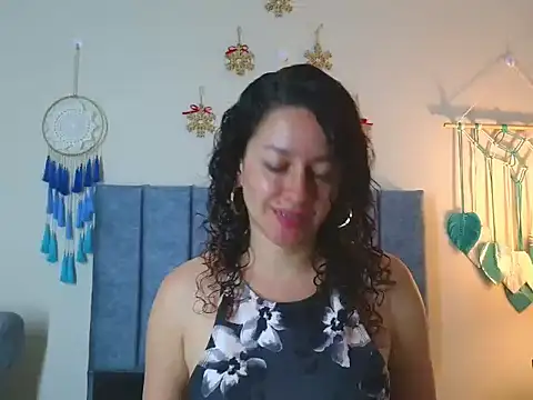 Snapshot of ArtesanaMK chatting on December 2, 2025, 11:26 am ArtesanaMK online show from December 2, 2025, 11:26 am