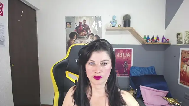 Snapshot of Aliiz_01 chatting on June 5, 2026, 7:08 pm Aliiz 01 online show from June 5, 2026, 7:08 pm