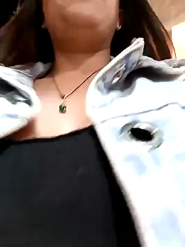 Snapshot of Lena-32 chatting on February 15, 2026, 1:24 am Lena-32 online show from February 15, 2026, 1:24 am