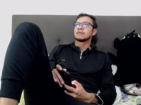 Snapshot of andy_loverxx chatting on February 4, 2026, 6:08 am andy loverxx online show from February 4, 2026, 6:08 am