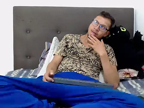 Snapshot of andy_loverxx chatting on February 23, 2026, 12:09 am andy loverxx online show from February 23, 2026, 12:09 am