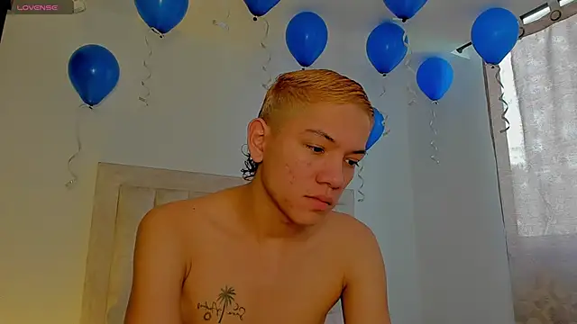 JulianRose 1 online show from October 16, 2025, 7:15 pm