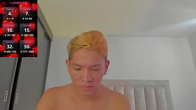 JulianRose 1 online show from November 15, 2025, 1:18 pm