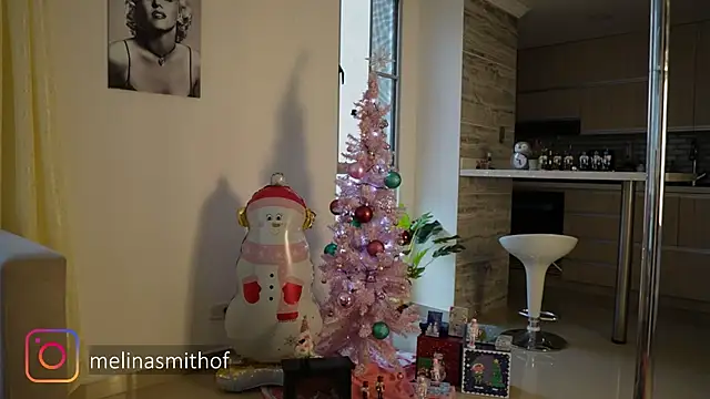 Snapshot of Melina-Smith chatting on December 7, 2024, 10:50 pm Melina-Smith online show from December 7, 2024, 10:50 pm