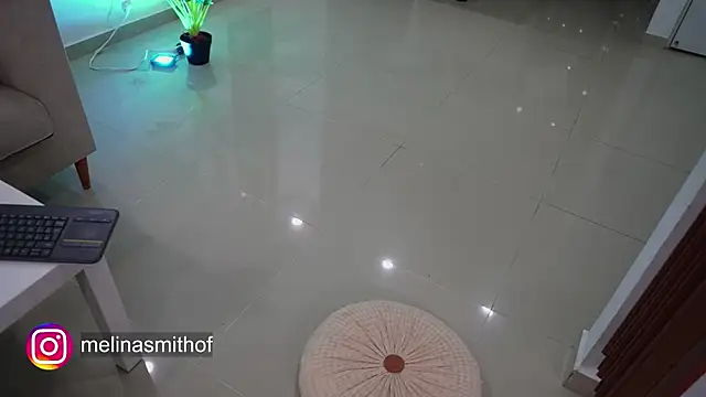 Snapshot of Melina-Smith chatting on March 3, 2025, 3:19 am Melina-Smith online show from March 3, 2025, 3:19 am