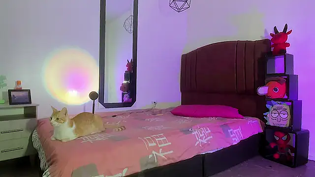 alisson zafiro  online show from December 14, 2024, 9:07 am