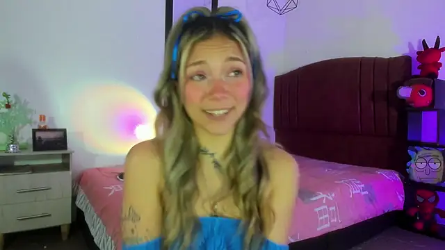 alisson zafiro  online show from December 17, 2024, 9:17 am