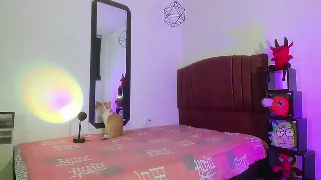 alisson zafiro  online show from December 18, 2024, 9:14 am