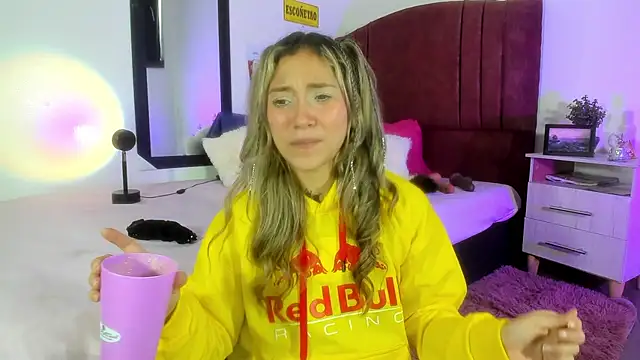 alisson zafiro  online show from January 7, 2025, 12:09 pm