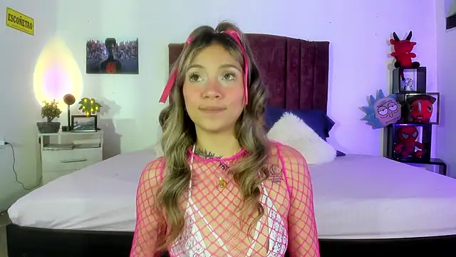 alisson zafiro  online show from January 8, 2025, 9:10 am