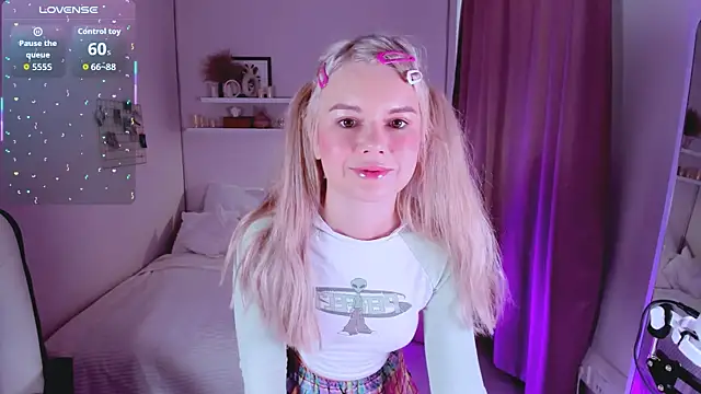 Snapshot of Lil_Amelie chatting on May 15, 2026, 9:38 am Lil Amelie online show from May 15, 2026, 9:38 am