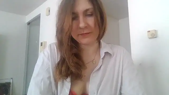 JasmineGlamour online show from April 16, 2026, 3:13 pm