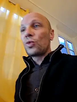 wedge75 online show from December 4, 2025, 3:54 pm