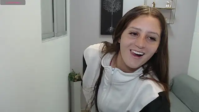 valerie diaz1 online show from October 16, 2025, 1:23 pm