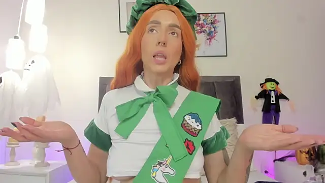 helen mooree online show from November 1, 2025, 1:02 pm