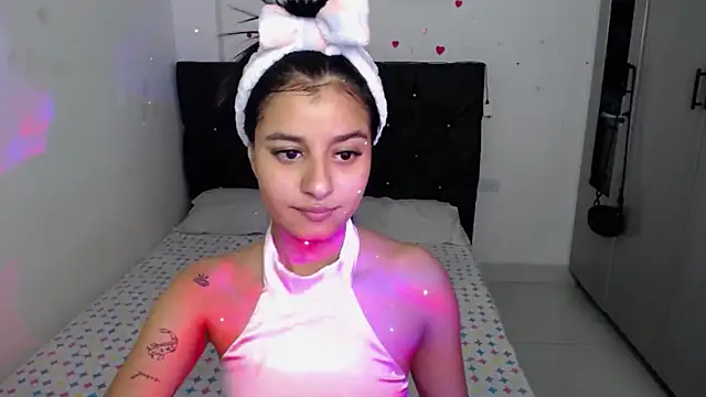 Snapshot of floweer_ chatting on February 21, 2026, 6:03 am floweer online show from February 21, 2026, 6:03 am