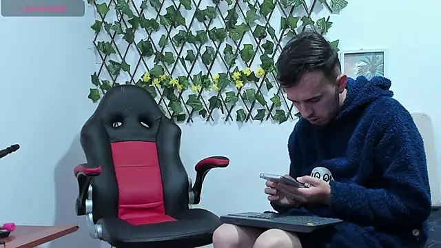 big-dicktop23 online show from December 18, 2024, 5:10 pm