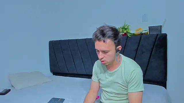 big-dicktop23 online show from September 12, 2025, 2:55 am