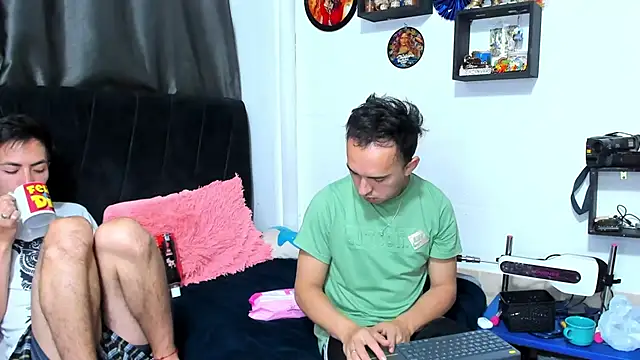 big-dicktop23 online show from May 18, 2026, 7:58 am